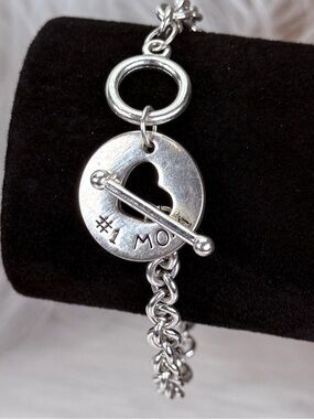 Vintage Silvertone number one mom charm toggle closure bracelet